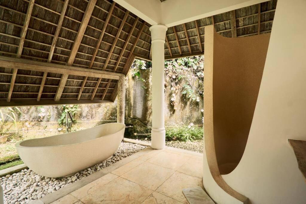 Unique 3Br Villa With Pool 5 Minute Walk To The Pererenan Beach Canggu Kültér fotó